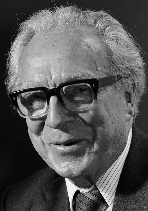 Clarence Edward Beeby, 1902-1998