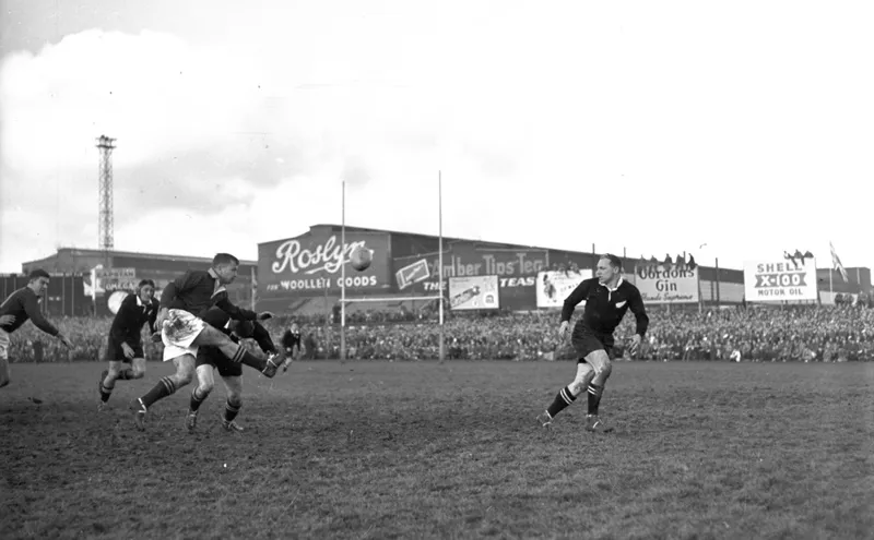 Sport. Rugby Union. New Zealand All Blacks v South Africa Springboks, 1st Test, 14 July, 1956, at Caribrook, Dunedin, Otago, New Zealand.