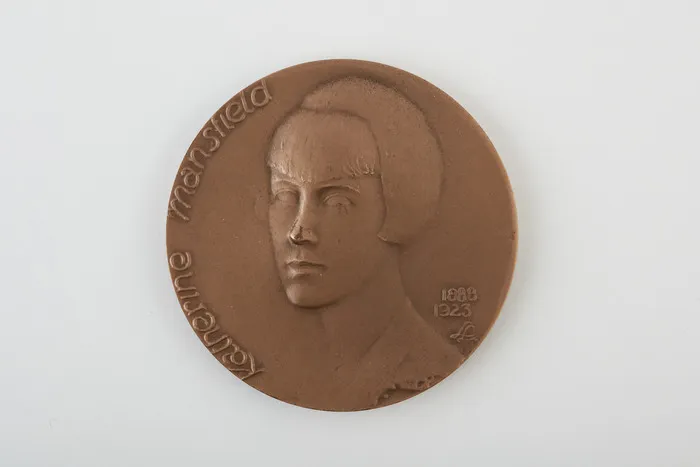 Mansfield, Katherine, 1888-1923 (Collector) :[Bronze medal to commemorate the work of Katherine Mansfield. Menton, 1971 or 1974?]