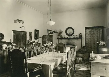 Image: Murdoch house 10; east end; the dining table.