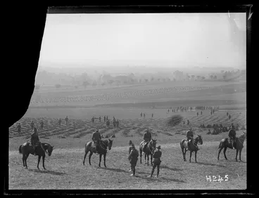 Image: New Zealand troops at the Anzac Horse Show, World War I