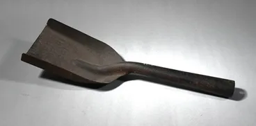 Image: Coal shovel