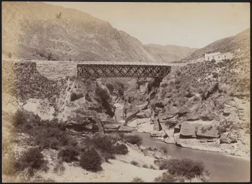 Image: Shotover Bridge, Wakatipu