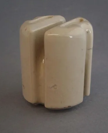 Image: Electric fence wire tensioner