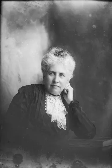 Image: Mrs Hewlett, 1909