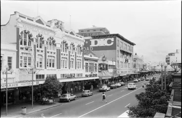 Image: Shops on Karangahape Road, Auckland Central, 1990