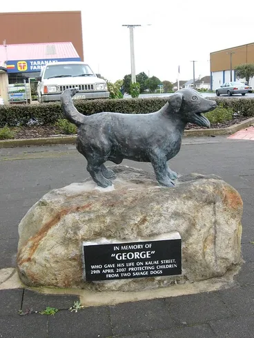 Image: Dog statue, George, Manaia