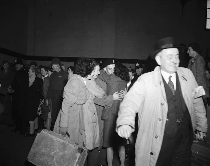 Arrival of New Zealand, World War 2 troops, from the ship Stathaird, Wellington