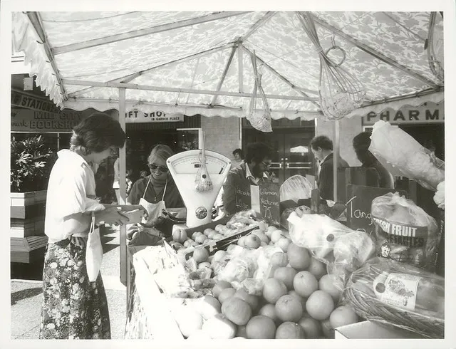 Garden Place Fruit Barrow, Hamilton