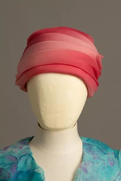 Two-tone pink hat with roses