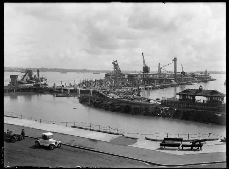 Princes Wharf under construction, Quay Street, 1923
