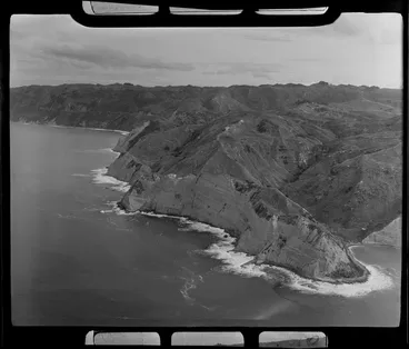 Image: Coastline south of Young Nick's Head, Gisborne