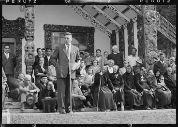Image: Hepi Te Heuheu speaking at the opening of Tapeka meeting house at Waihi, near Lake Taupo