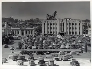 Image: Photograph – Garden Place, Hamilton