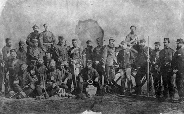 Image: General Duncan Alexander Cameron with a group of soldiers of the Colonial Defence Force