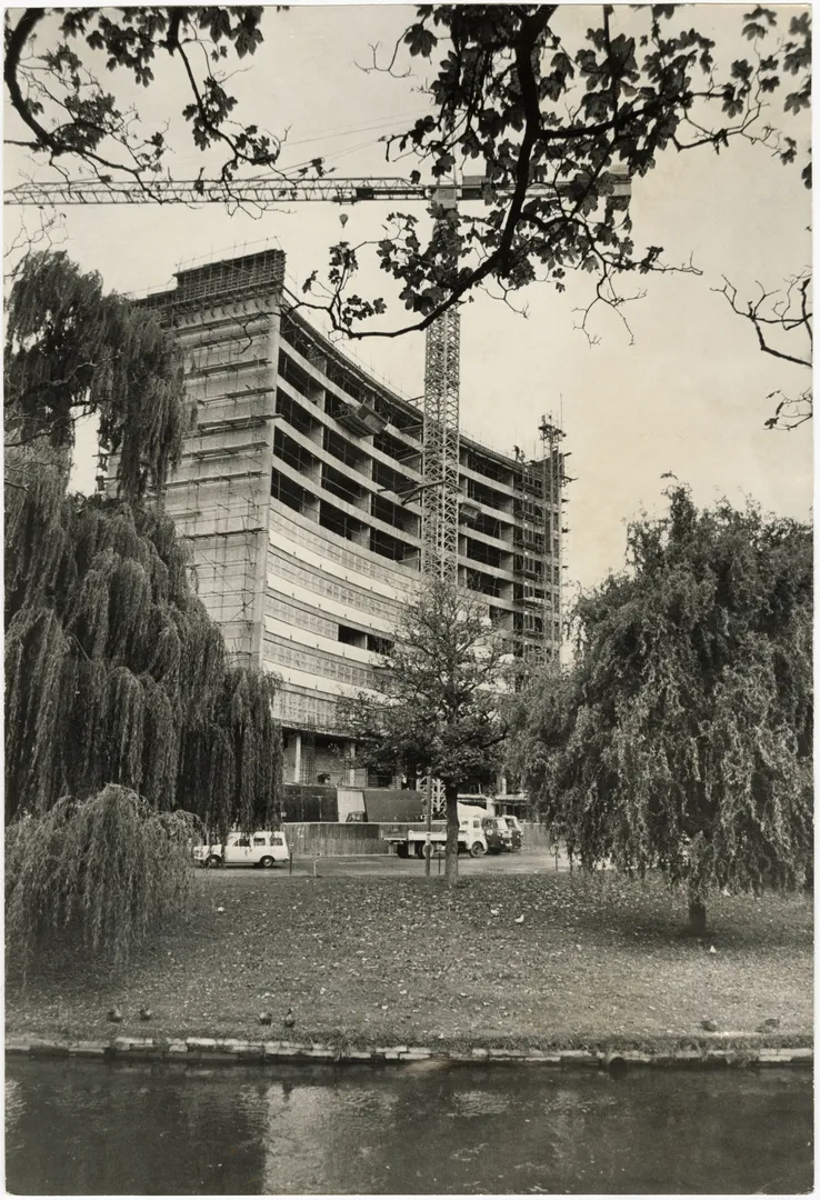 Construction of Noahs Hotel 