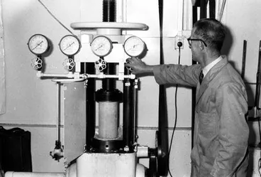 Image: q. Laboratory, Corporation yard
