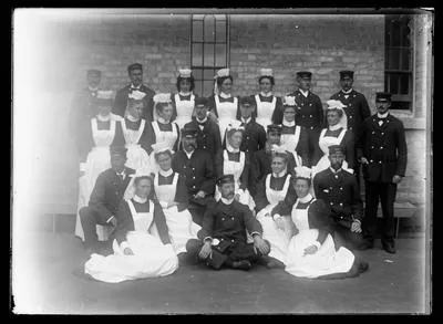[Group of male and female attendants/attendants, Avondale Lunatic Asylum]