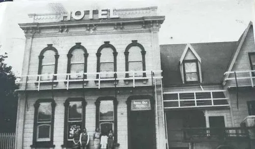 The Royal Oak Hotel in its original architecture