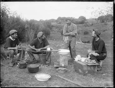 Image: Kauri gum diggers, Northland region