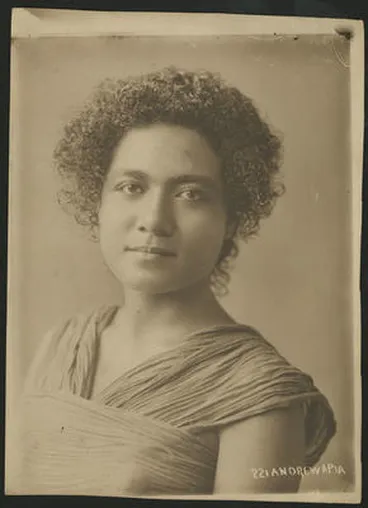 Image: [Portrait of a woman]