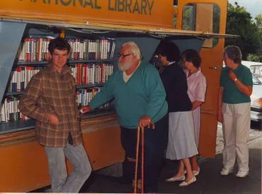 Image: Dylan Owen and others with National Library van outside Shannon Library, 1988