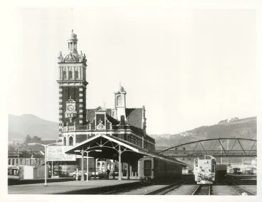 Image: Transport - Railways - Stations