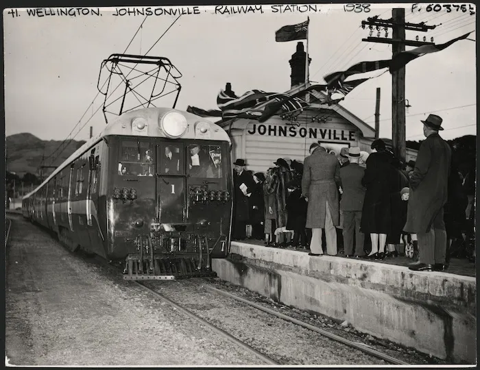 People boarding a unit of a train at Johnsonville Station, Wellington