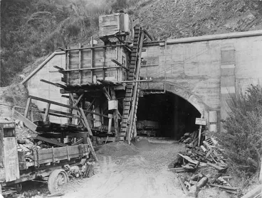 Image: Wainuiomata Tunnel under construction, Lower Hutt, Wellington