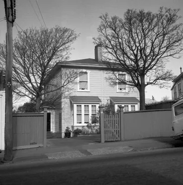 Image: b. Katherine Mansfield House, No 25 Tinakori Road