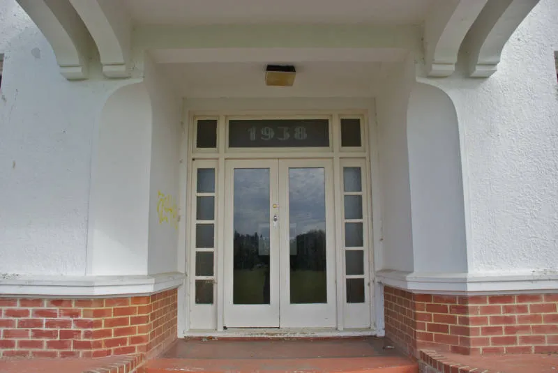 Main entrance, Kingseat Hospital, 2013