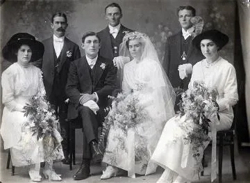 Wedding photograph of George and Nellie Knapp