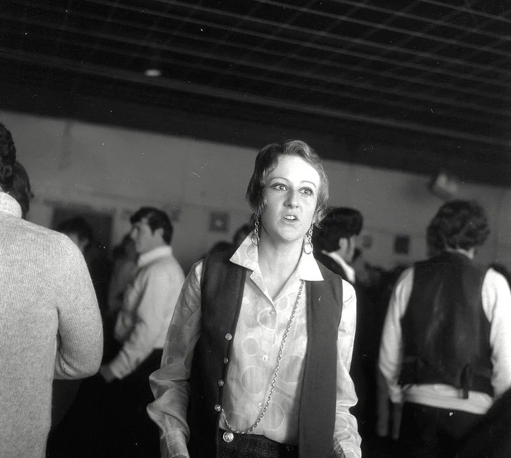 Teenage Dance [P1-1718-4108]