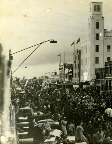 Image: V J Day Parade on Broadway