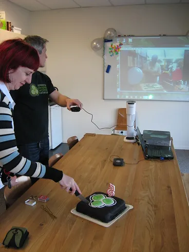 Image: Cutting the cake