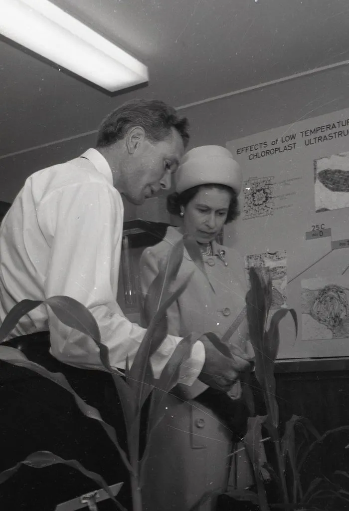 Sunshine Welcome For P.N.s Royal Visitors [Queen Visits Massey, DSIR]