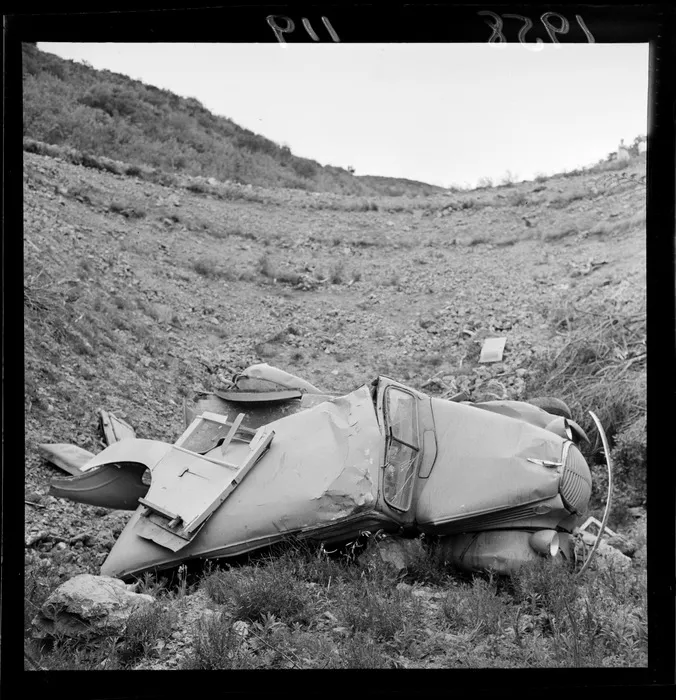 Fatal car accident on Wainuiomata Hill Road