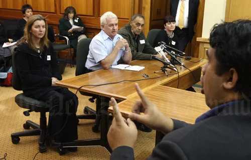 Sign language at select committee