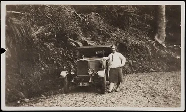 Mabel Voss and her Morris Cowley, 1929 Image: Mabel Voss and her Morris Cowley, 1929