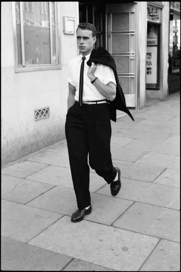 Image: Street photo, Queen Street, Auckland, 1960