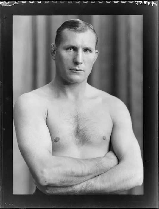 Wrestler, Mr W Logaw