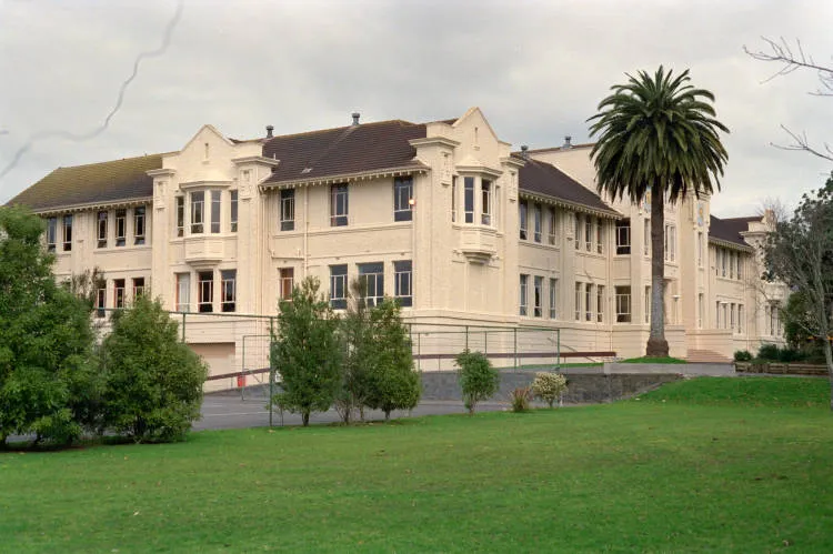 Mount Albert Grammar School, Alberton Avenue, Mount Albert, 1986