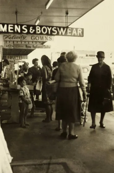 Image: Market day, Papatoetoe, 1966