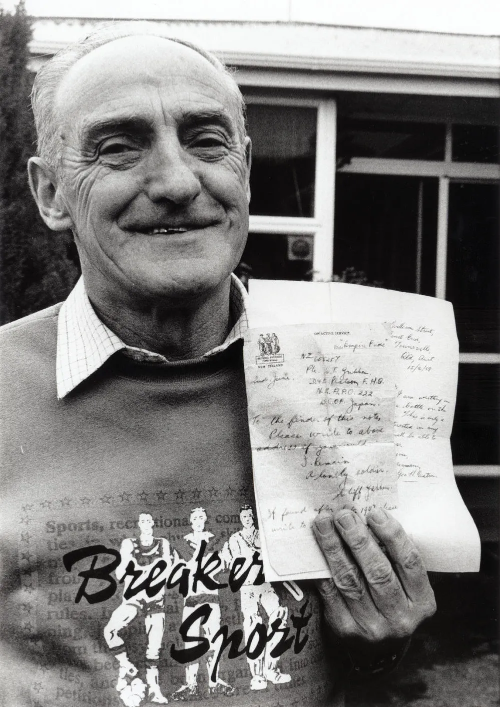 Clifford Gribben, 1946 bottle message sender, finally meets finder.