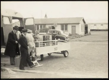 Trans-Australia Airlines luggage trolley at an unknown airport Image: Trans-Australia Airlines luggage trolley at an unknown airport
