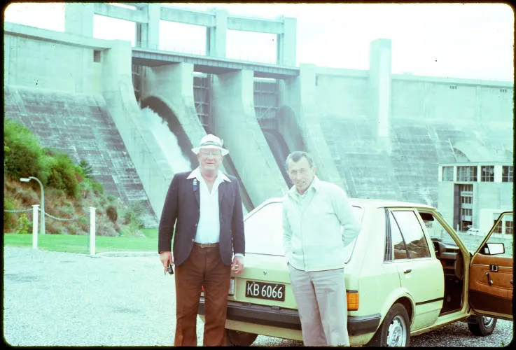 Two men at the Roxburgh Dam