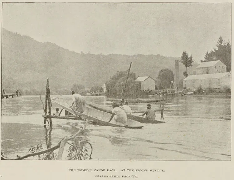 The women's canoe race at the second hurdle Ngāruawāhia Regatta