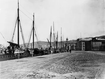 Image: Customhouse Quay, Wellington