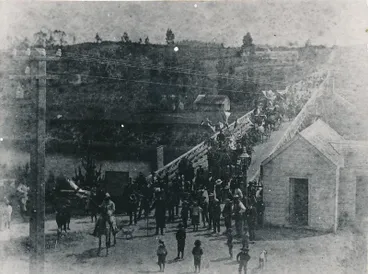 Image: Traffic Bridge