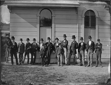 Image: Staff of Whanganui's post and telegraph office